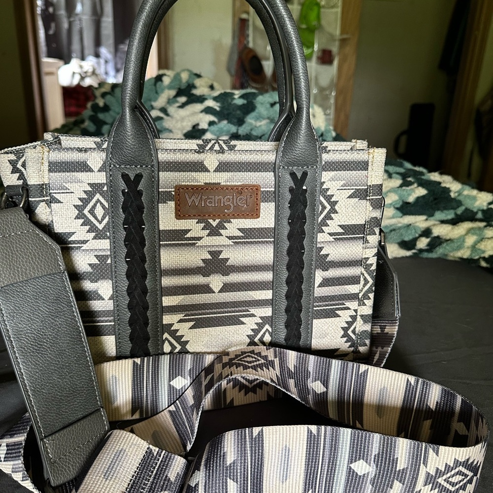 Wrangler Geometric Black and Gray Satchel